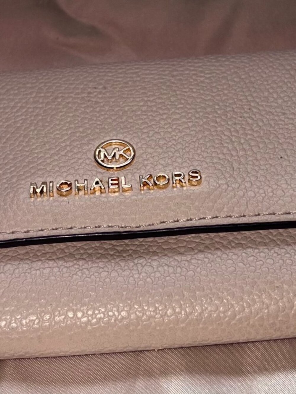pink wallet